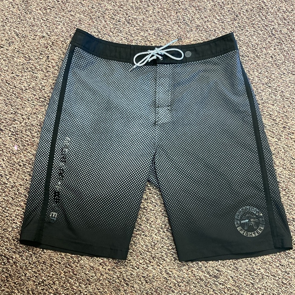 American Fighter Board Shorts 34 EUC Drawstring and Velcro closure zip p…